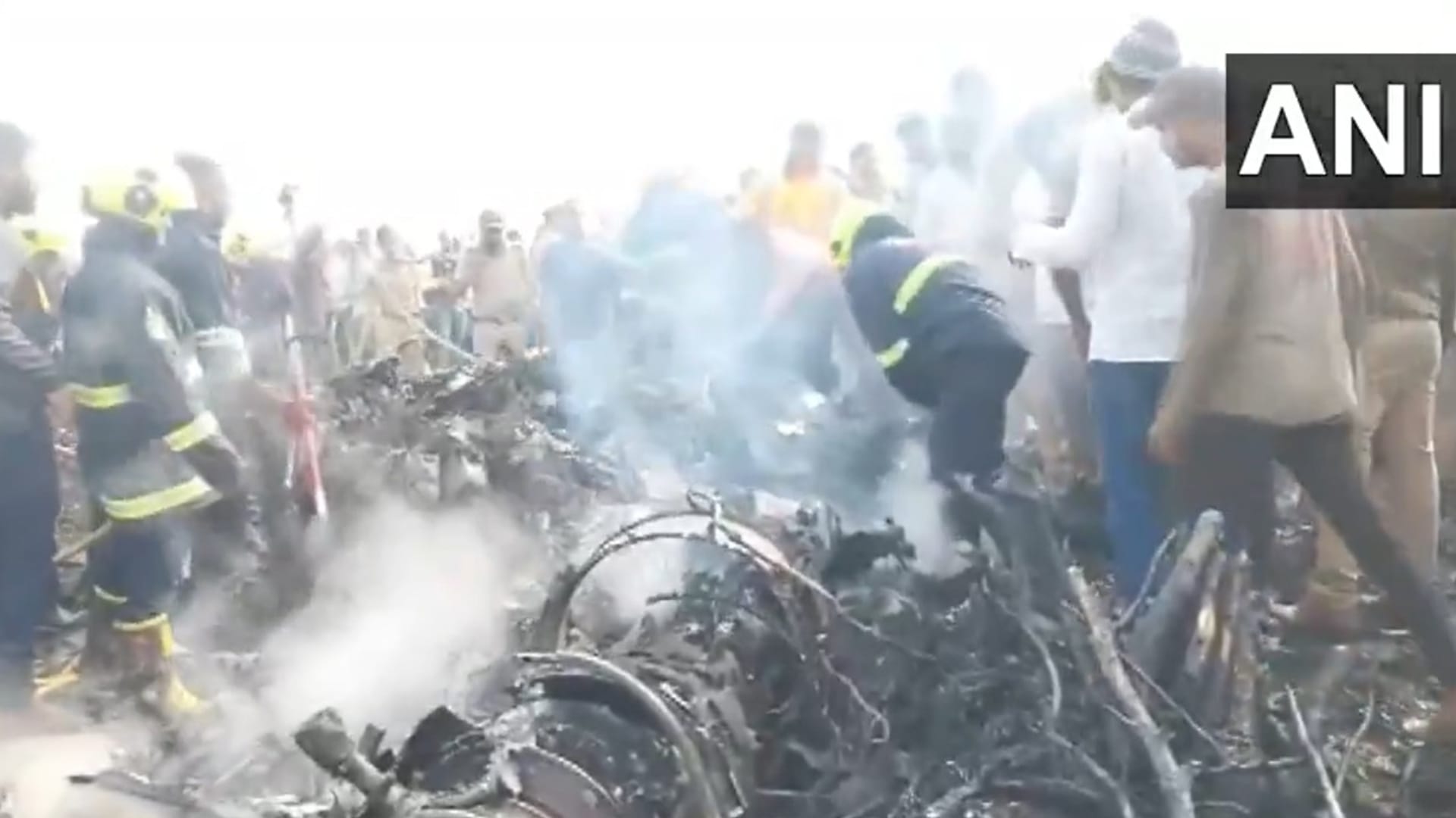 Maharashtra Baramati Private VSR aircraft Crash Ajit Pawar Capt Sumit and others onboard lost life details