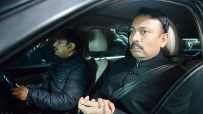 Bareilly City Magistrate Alankar Agnihotri protest from his residence to Collectorate five hours timeline