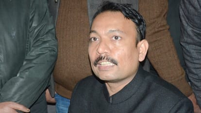 Bareilly City Magistrate Alankar Agnihotri protest from his residence to Collectorate five hours timeline