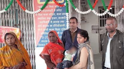 Bihar News: Heart-wrenching incident in Madhubani, mother abandons six-month-old infant in temple verandah