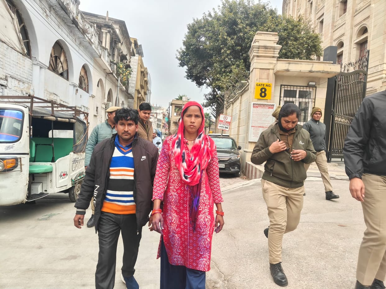Lucknow: Woman attempts self-immolation near Vidhan Bhavan