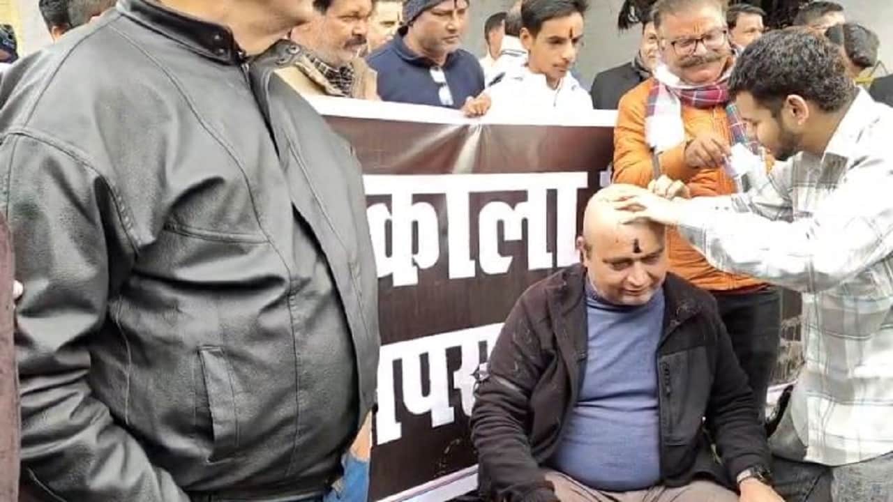 हरिओम वाजपेई ने कराया मुंडन
