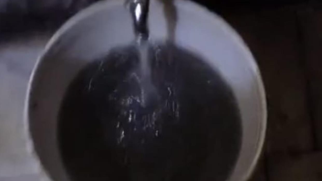 Delhi Water Crisis: Contaminated water supply at many places in Uttam Nagar