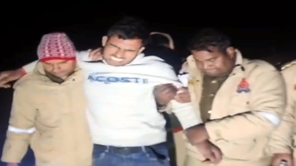Police arrested criminal in an encounter in kasganj