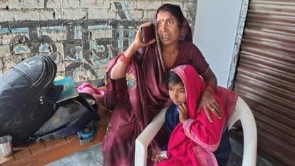 Raebareli: Mother and daughter crushed by a cement-laden truck; they were on their way to school... Brother sa