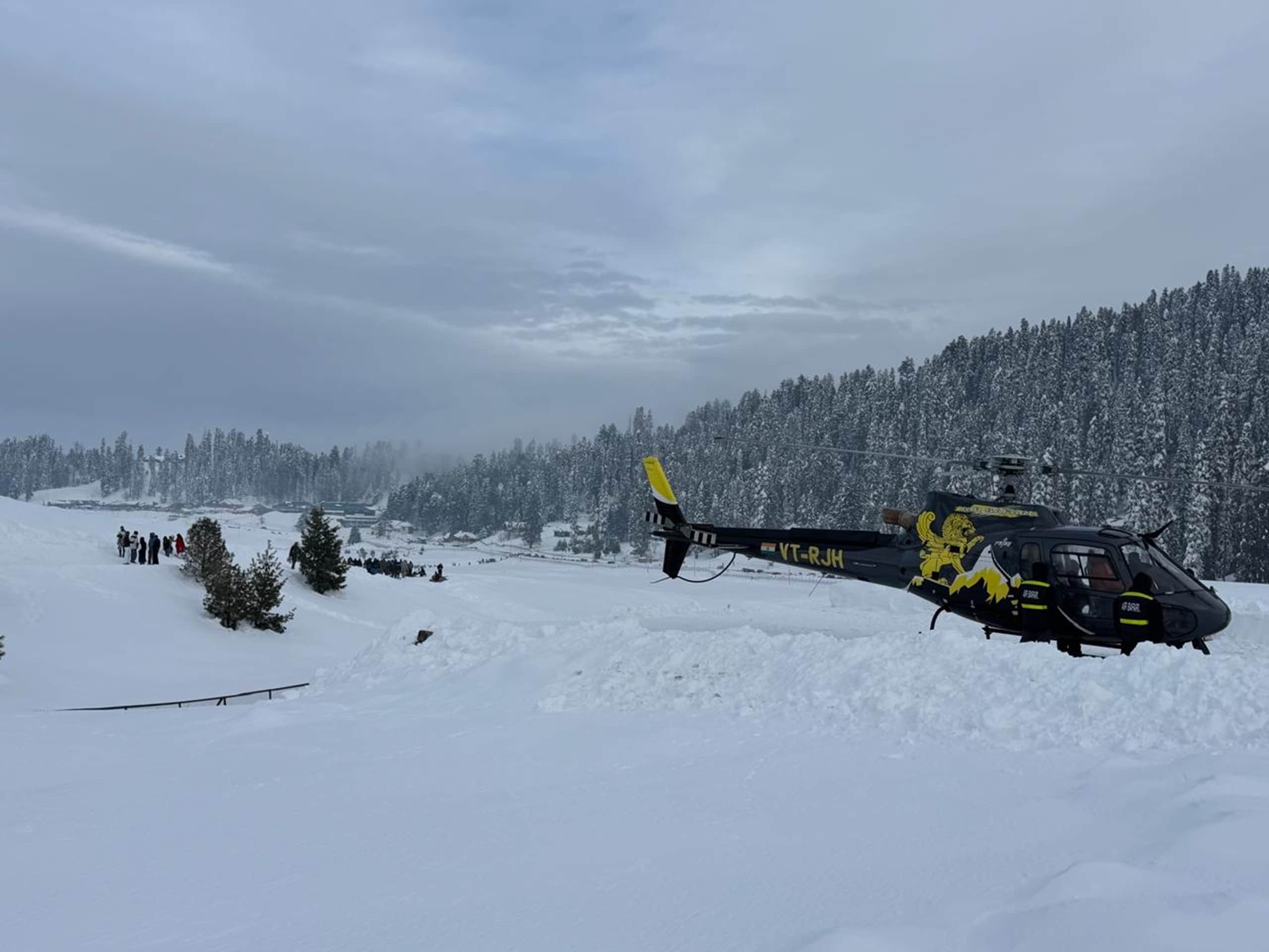 Snowfall again in entire Kashmir including Srinagar