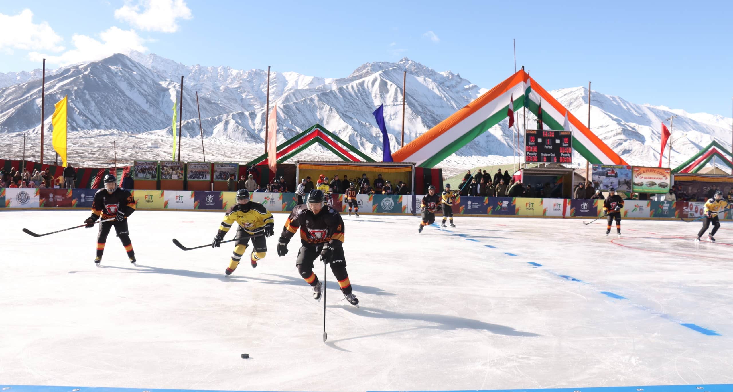 Snowfall again in entire Kashmir including Srinagar