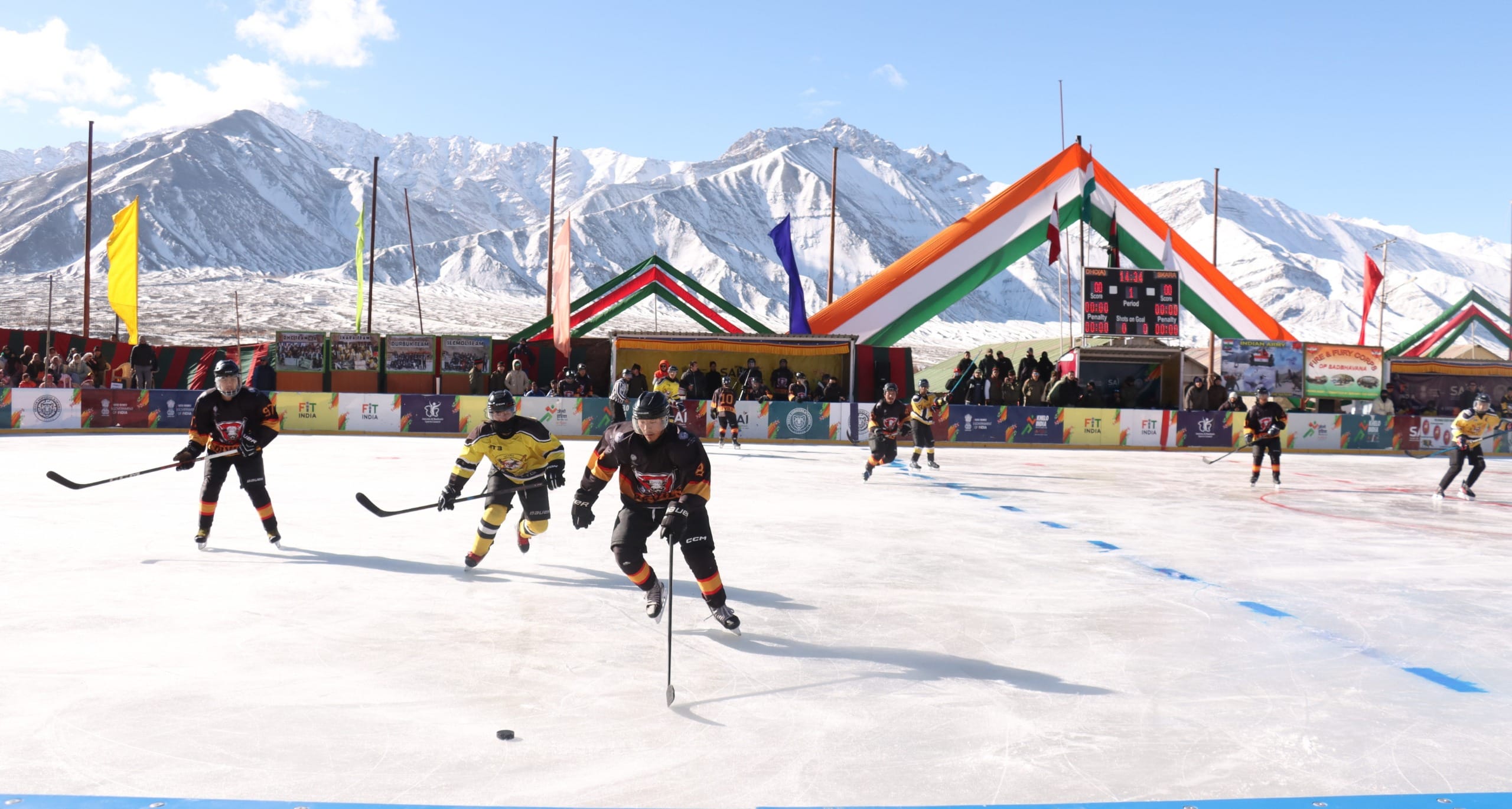 Snowfall again in entire Kashmir including Srinagar