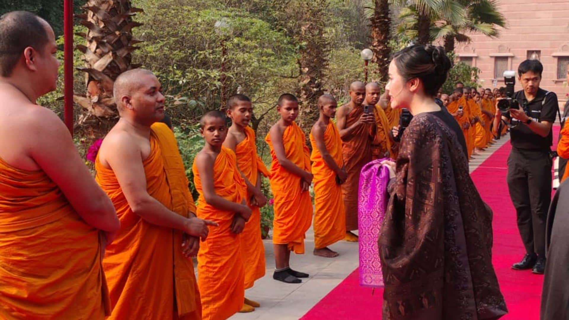 Princess of Thailand visited Buddhist temple and offered prayers to Lord Buddha in varanasi