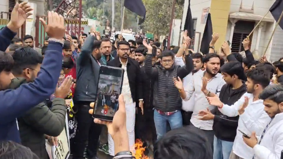 Kanpur: Students hold march, burn effigy in protest against UGC rules