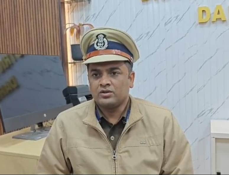 अभद्र व्यवहार और गाली-गलौज करने वाले दरोगा पर एसएसपी ने की कार्रवाई।