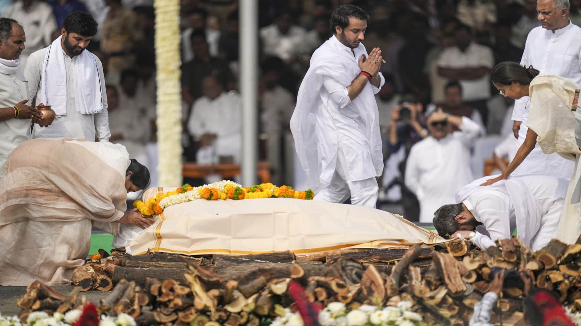 Baramati mourns as Ajit Pawar cremated with full state honours