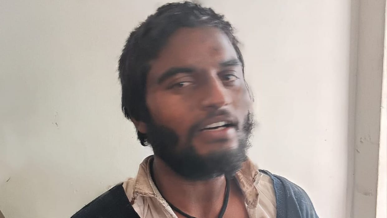 suspicious person entered operational area of Varanasi airport security personnel apprehended him