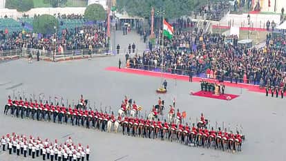 President Droupadi Murmu traditional carriage Vijay Chowk attend Beating Retreat Ceremony 77th Republic Day