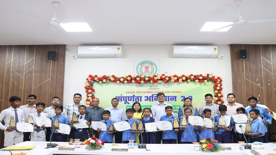 चार छात्रों का 'इन्फ्लुएंसर बुक ऑफ वर्ल्ड रिकॉर्ड' में नाम