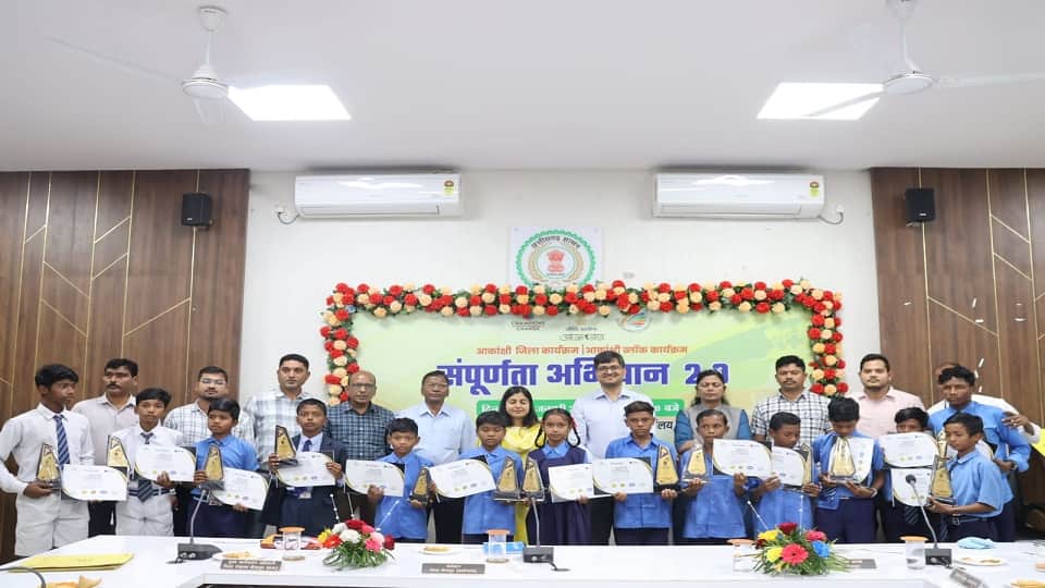 चार छात्रों का 'इन्फ्लुएंसर बुक ऑफ वर्ल्ड रिकॉर्ड' में नाम