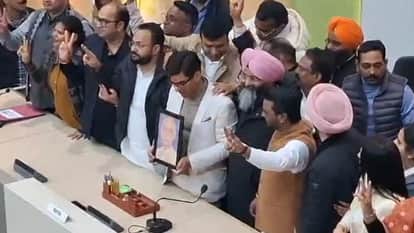 Chandigarh Mayor Election Result Live Updates Today BJP AAP Congress Candidates Saurabh Joshi News in Hindi