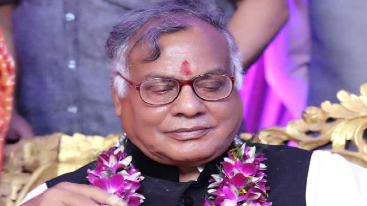 father of Bareilly DM Avinash Singh has passed away