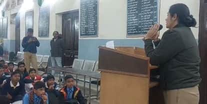 Cyber Criminals Using AI via Social Media Police Warn Students in Agra