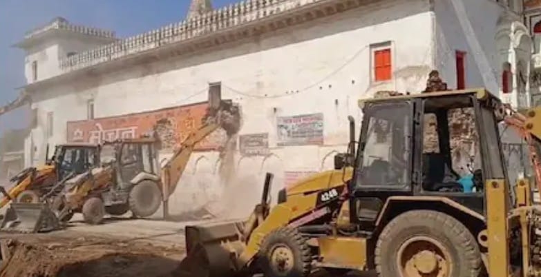 गौरीहार मंदिर पर बुलडोजर रोका गया