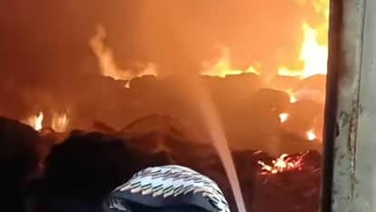 Shahdol News: Massive fire breaks out at Narsarha MPWLC warehouse.