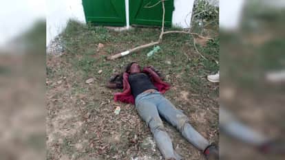 Pratapgarh: A young woman was found in a dying state in a primary school and was referred to Prayagraj.