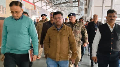 Railway manager Rajneesh Agarwal said that examinees will not be allowed on platform until the train arrives