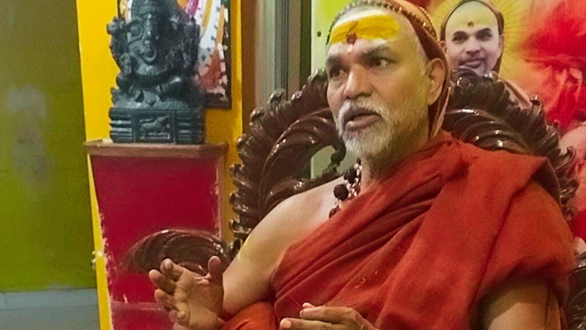 शंकराचार्य स्वामी अविमुक्तेश्वरानंद।