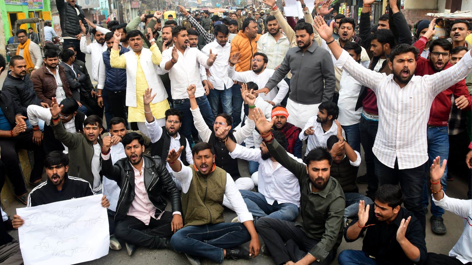 Kashi Vidyapith shut down in protest against new UGC rules and examinations not be held in varanasi
