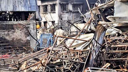 kolkata anandapur fire momo manufacturing unit godown two officials arrested