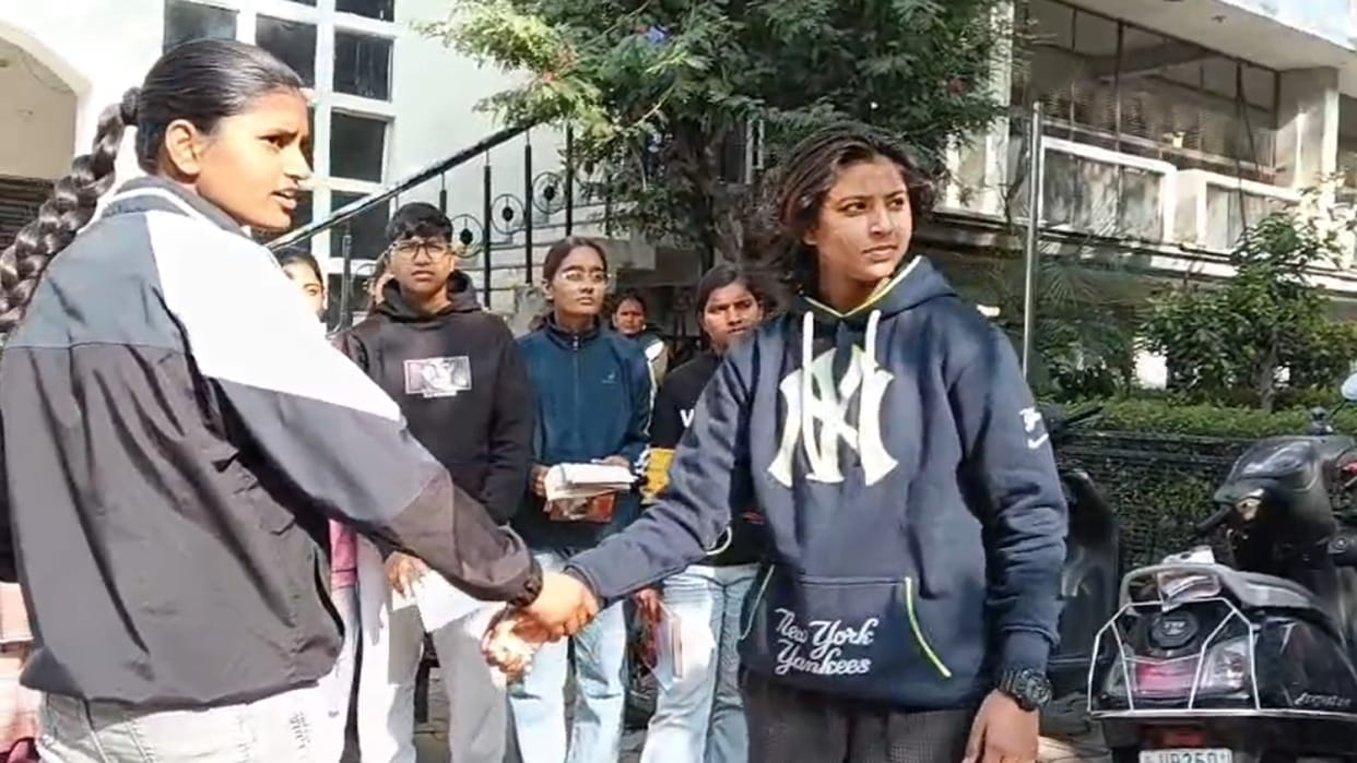 Taekwondo instructor taught self-defence techniques to the girl students in Bareilly