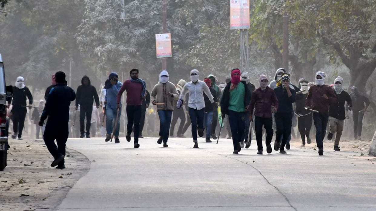 Clash between two groups of students at BHU two injured in Varanasi