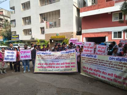 MP Teacher Recruitment: Unemployment persists even after selection; selected teachers protest at DPI after not