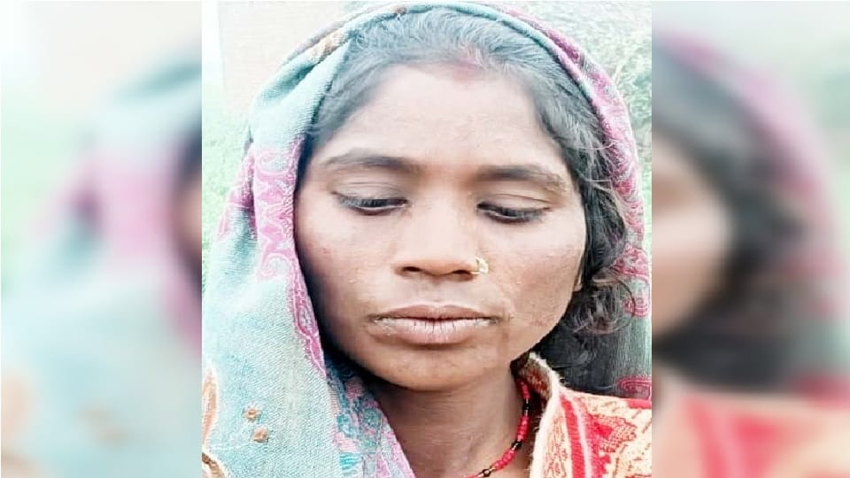 Husband murdered in Shahjahanpur First they tied husband hands then slit his throat with a sickle