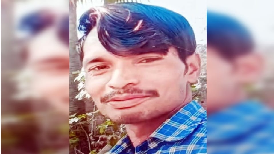 Husband murdered in Shahjahanpur First they tied husband hands then slit his throat with a sickle