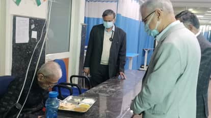 Vice-Chancellor and Mayor visited Dr. TK Lahiri to inquire about well-being discussions at BHU SSB