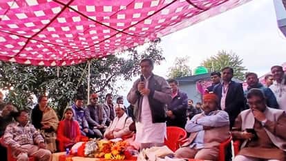 Pauri News MP Anil Baluni reached Patli village in Panchur said preventing migration is the government's prior