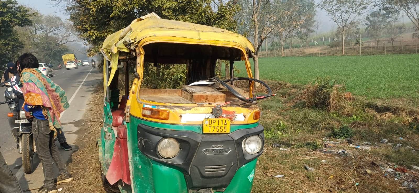 हादसे के बाद क्षतिग्रस्त ऑटो