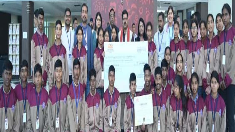 CG News: दिल्ली की मॉडल यूथ ग्राम सभा में छत्तीसगढ़ का परचम, कोसमगुड़ा एकलव्य विद्यालय को मिला पहला स्थान