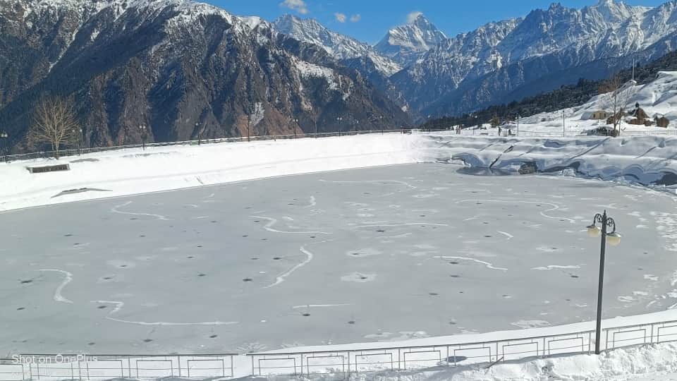 Uttarakhand Weather Auli Become More Beautiful after Snowfall shines like silver artificial lake has also froz