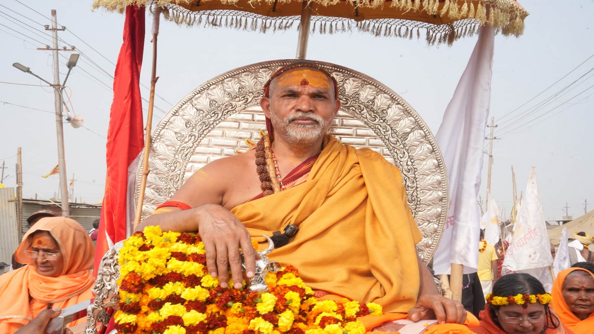 शंकराचार्य स्वामी अवमुक्तेश्वरानंद सरस्वती।