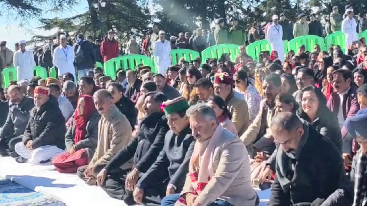 शिमला के रिज पर कांग्रेस का धरना।
