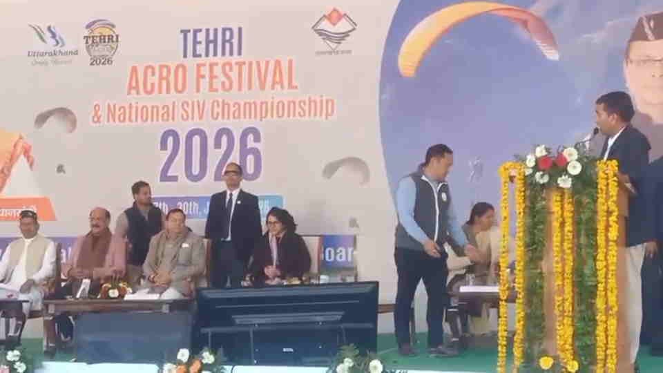 Tehri News CM Dhami attends closing ceremony of the Acro Festival and SIC competition