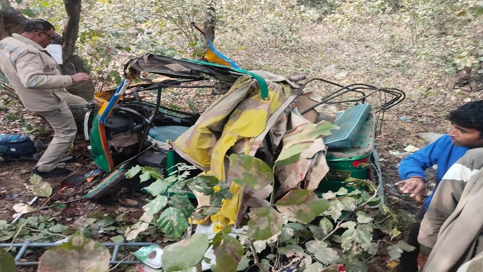 Six people died in a horrific road accident in Agra