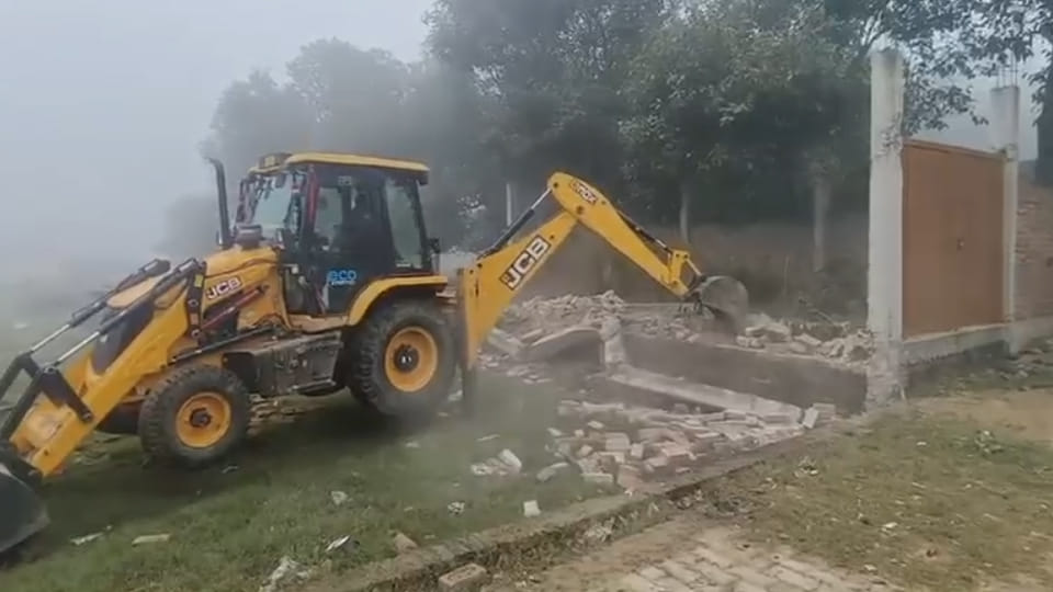 Kanpur: KDA demolishes illegal plotting on 11 bighas of land