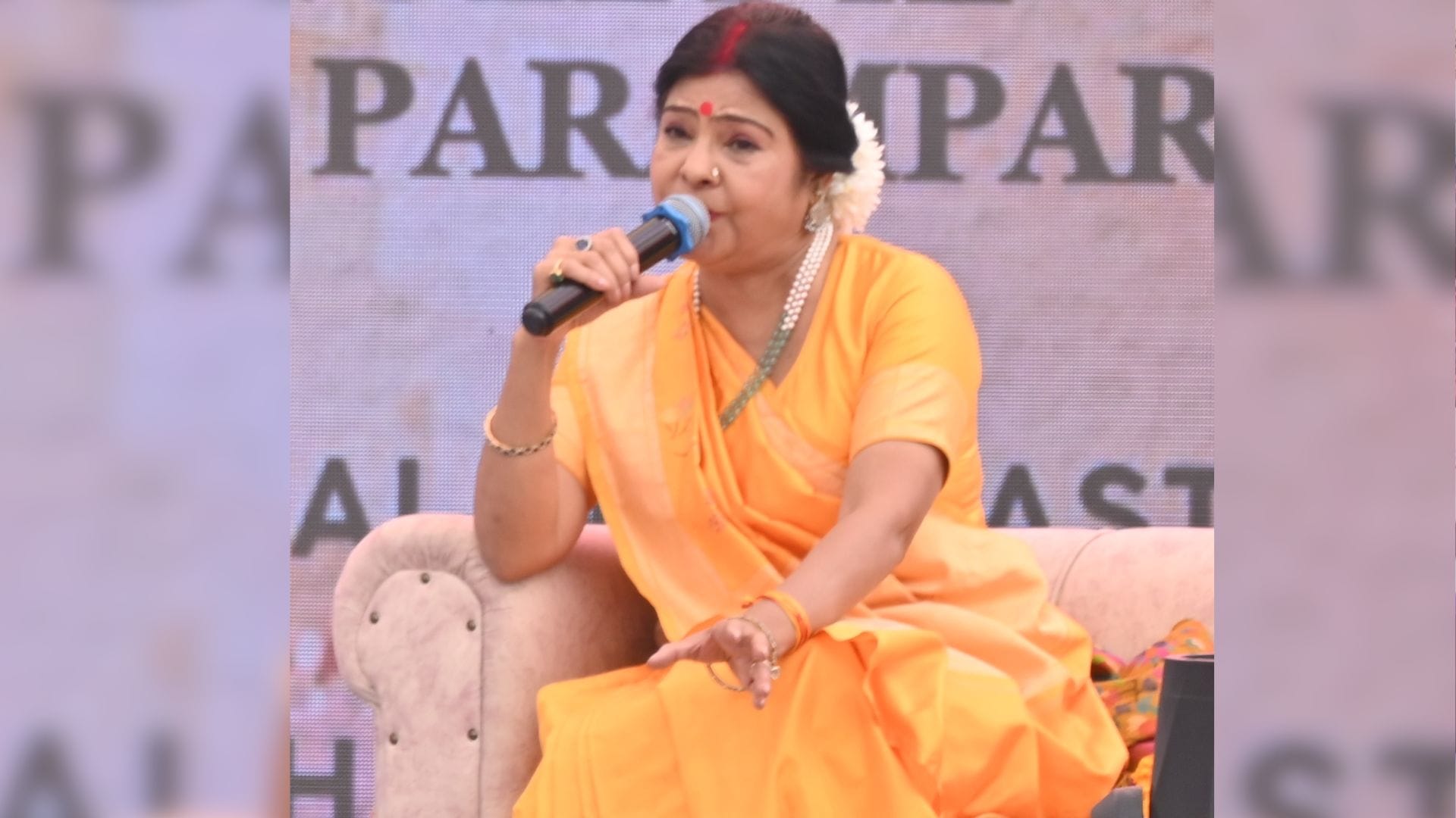 Banaras Literature Festival 2026 singer Malini Awasthi expressed her pain on dalmandi in Varanasi
