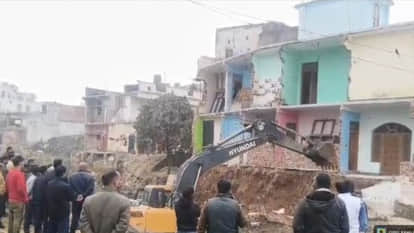A house obstructing construction of Godhoiya drain in Gorakhpur was demolished in Gorakhpur