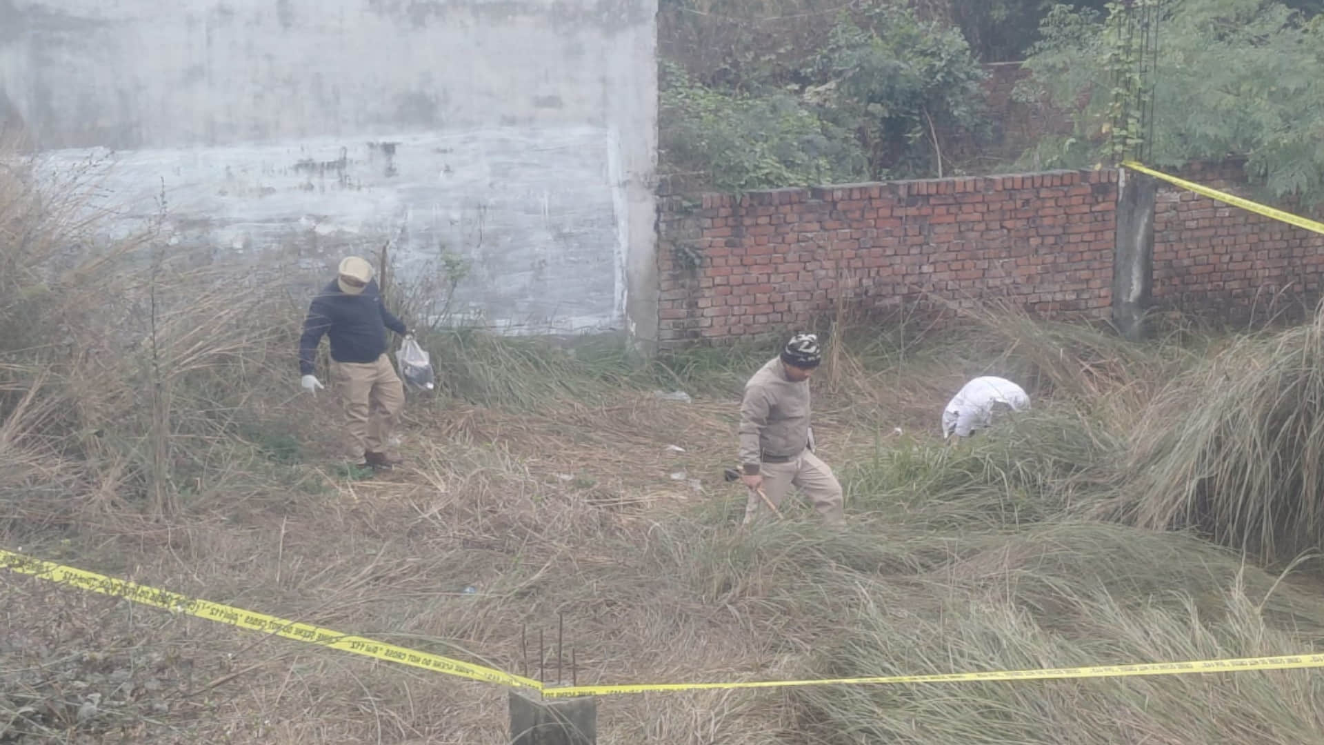 A woman was murdered, and her body was found under bridge of the Gobarhiya canal in gorakhpur