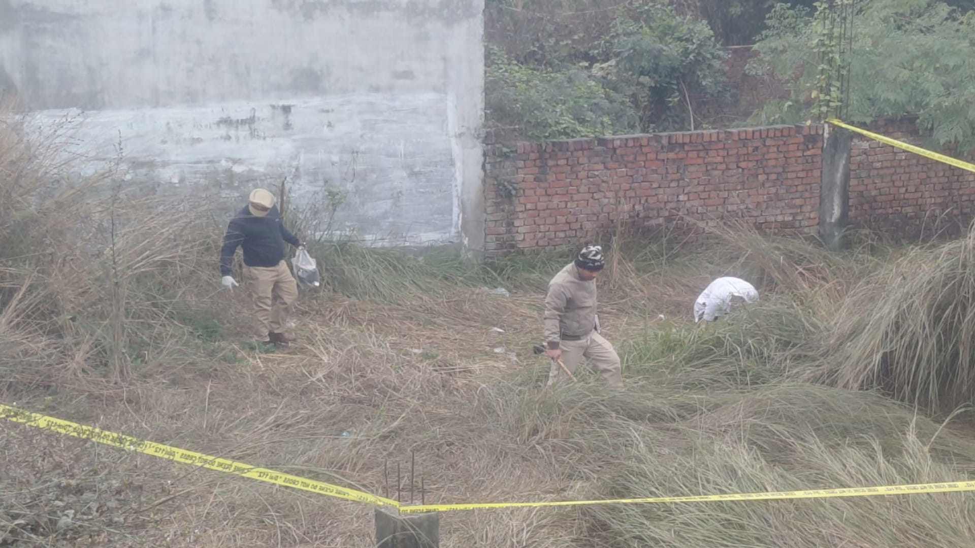 A woman was murdered, and her body was found under bridge of the Gobarhiya canal in gorakhpur