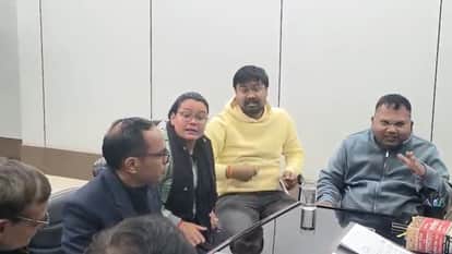 Azamgarh  DIOS accused of taking bribe of Rs 25 lakh for payment of teachers salaries